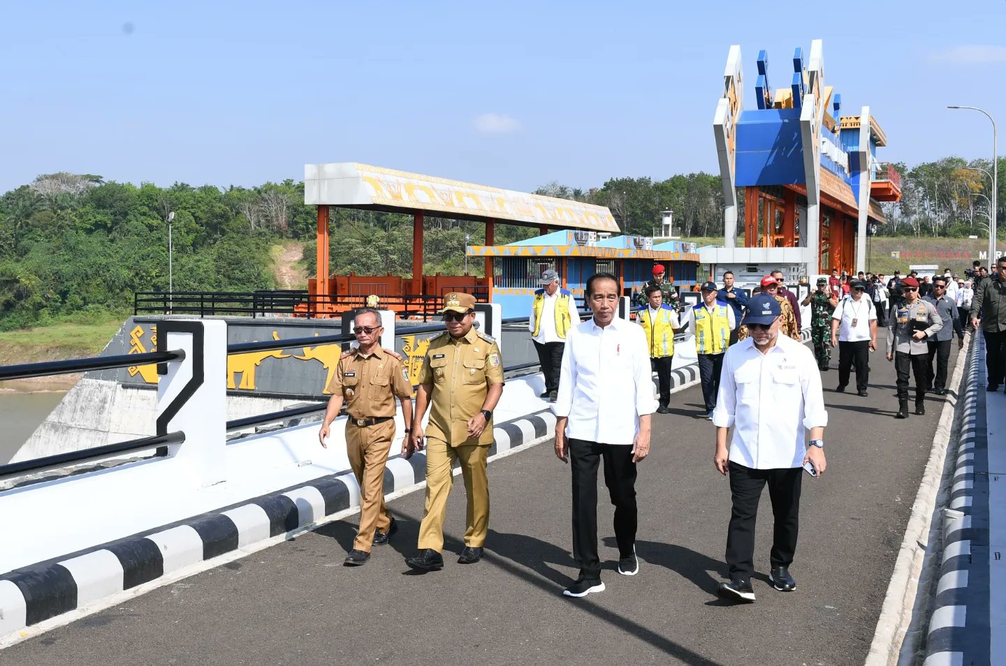 Presiden Jokowi Resmikan Bendungan Margatiga, Sebut Pemerintah Fokus Manajemen Pengelolaan Air