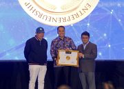 Pemkot Surabaya Boyong 5 Penghargaan Government Techno Marketing  Award 2024 Jawa Timur