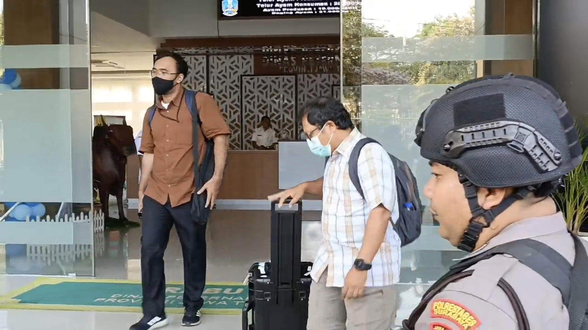 Diduga Terkait Dana Hibah, KPK Geledah Kantor Dinas Peternakan Jatim