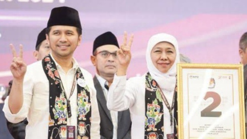 Jelang Akhir Kampanye Khofifah-Emil  Makin Kokoh Versi Survey LSI Denny JA