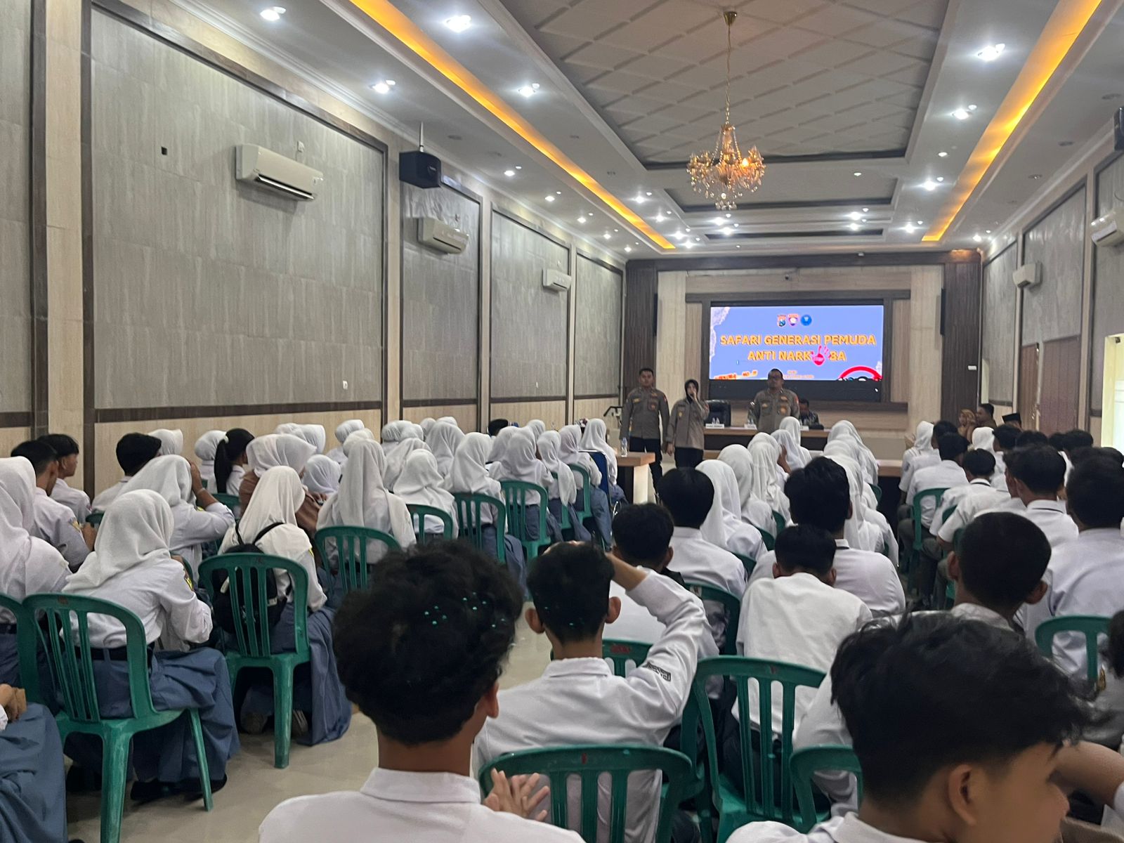 Polda Jatim Edukasi Bahaya Narkoba ke Ratusan Pelajar Bondowoso