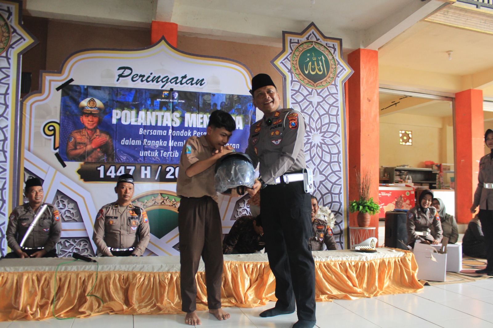 Keseruan `Polantas Menyapa` di Ponpes Salafiyah Nuruttaqwa Jabal Noor Trenggalek