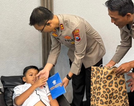 Tinjau Bakti Sosial Donor Darah dan Sunat Gratis Hari Lalu Lintas Bhayangkara, Kapolres Trenggalek: Semoga Bermanfaat untuk Masyarakat