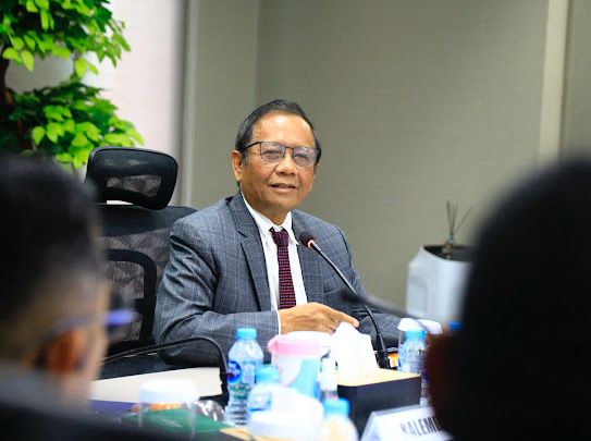 Polri Teguhkan Moral dan Profesionalisme Pasca Krisis, Gandeng Prof. Mahfud MD dan Komjen Chryshnanda