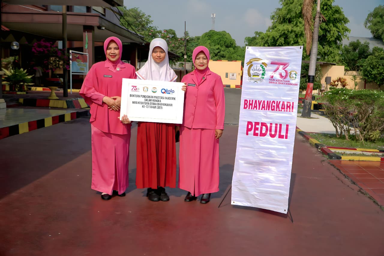 Semangat Sumpah Pemuda, SPN Polda Jatim dan Bhayangkari Beri Apresiasi Pelajar Berprestasi