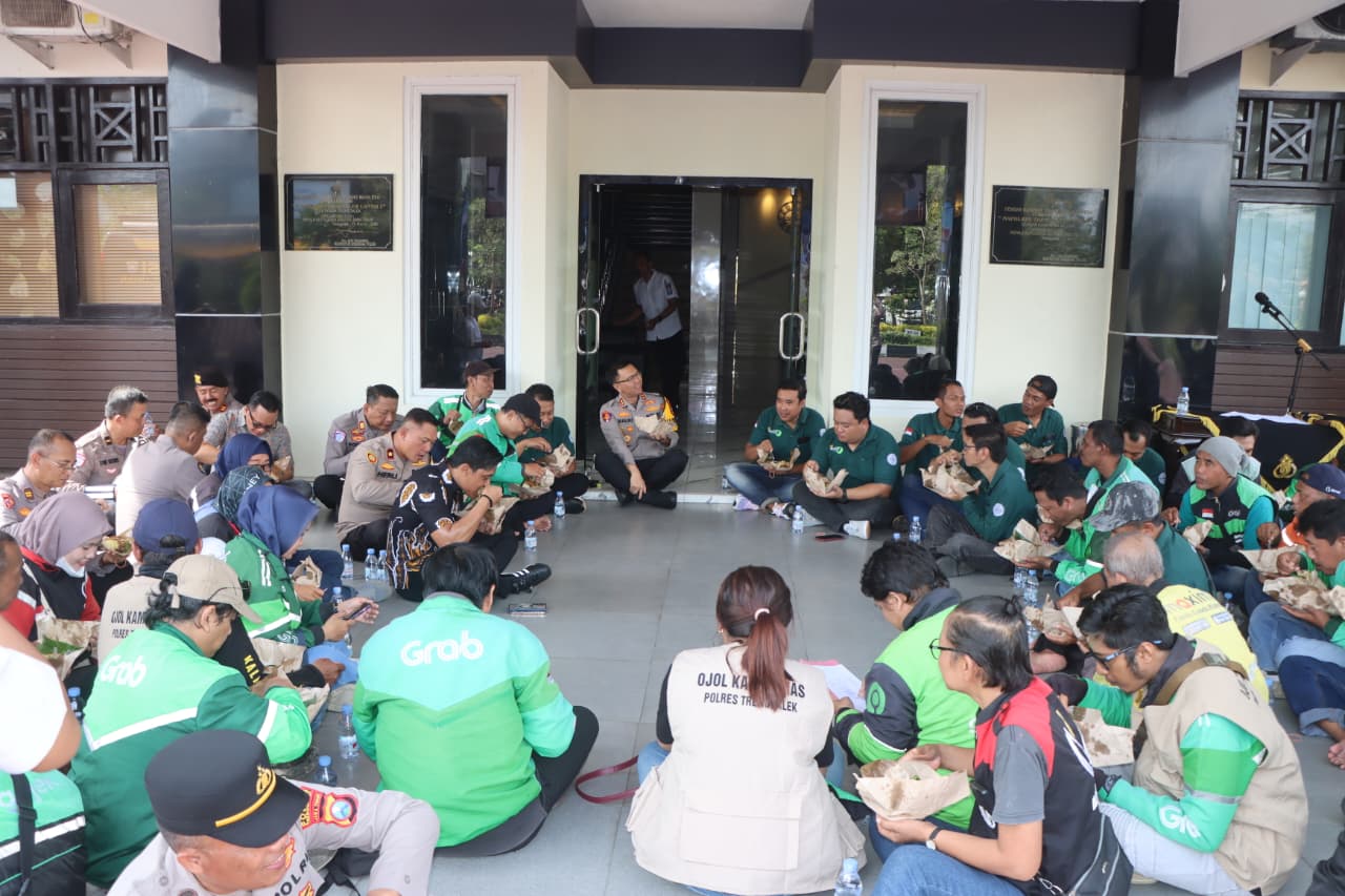 Apel Bersama Ojol di Mapolres Trenggalek Dibalut Suasana Santai dan Penuh Keakraban