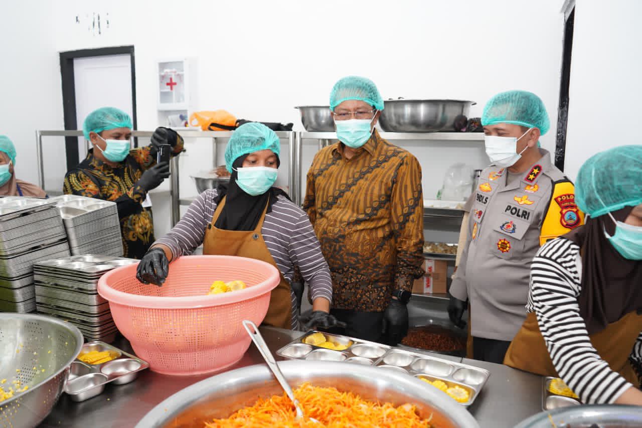 Tinjau Dapur SPPG Polda Sulteng, Menteri Hukum Puji Standar Kualitas Layak Jadi Contoh