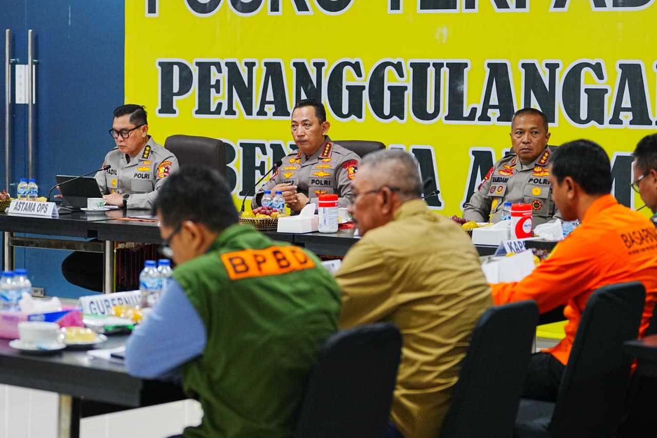Kapolri Pimpin Rakor Bencana dengan Forkopimda Sumut, Bahu Membahu Tangani Bencana