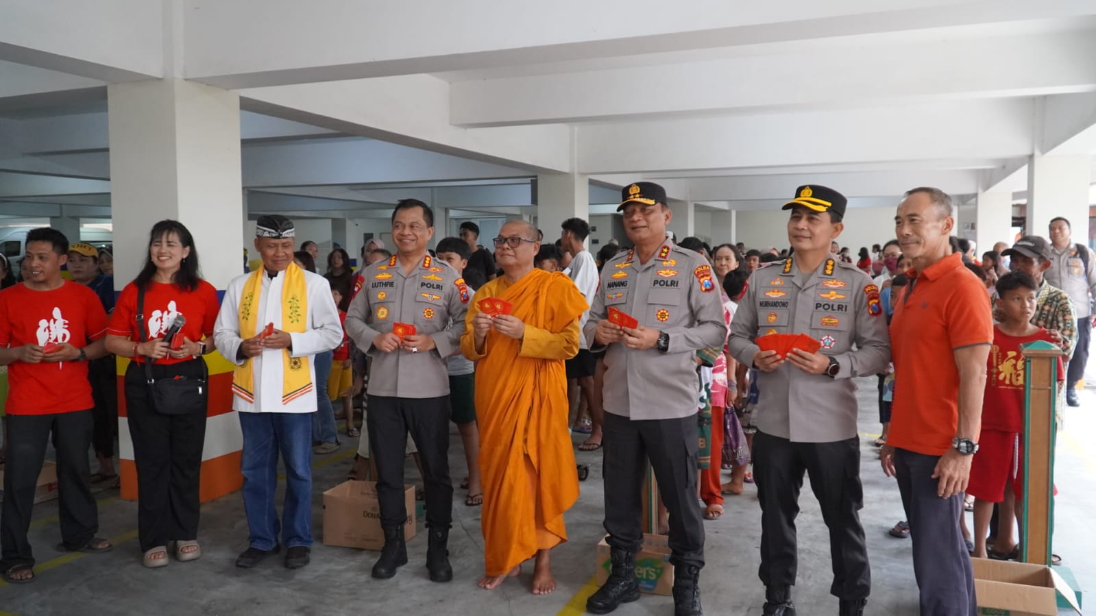 Jogo Jawa Timur : Kapolda Jatim Tinjau Perayaan Imlek di Vihara Buddayana Surabaya