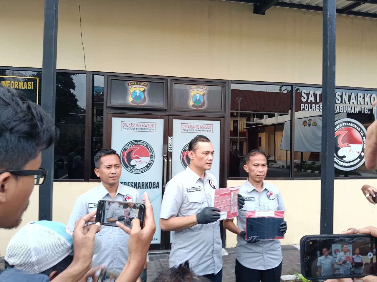 Polres Tanjungperak Ungkap Jaringan Pengedar Sabu, 4 Tersangka Diamankan di Surabaya