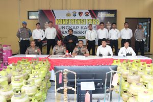 Polresta Sidoarjo Ungkap Sindikat LPG Oplosan di Rumah Kontrakan Amankan Dua Tersangka