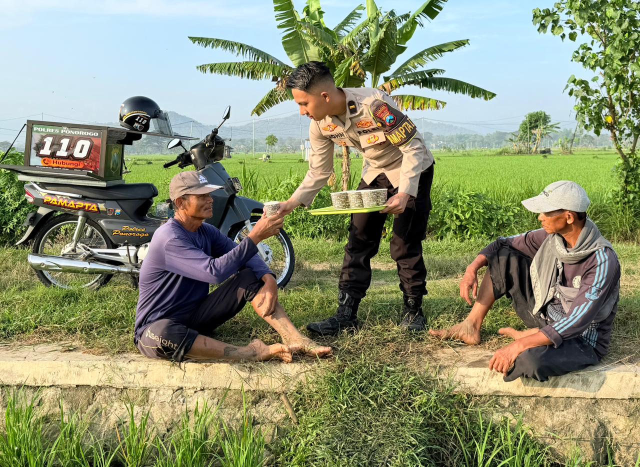 Wedangan Keliling : Cara Polres Ponorogo Edukasi Kamtibmas dan Sosialisasi Call Center 110