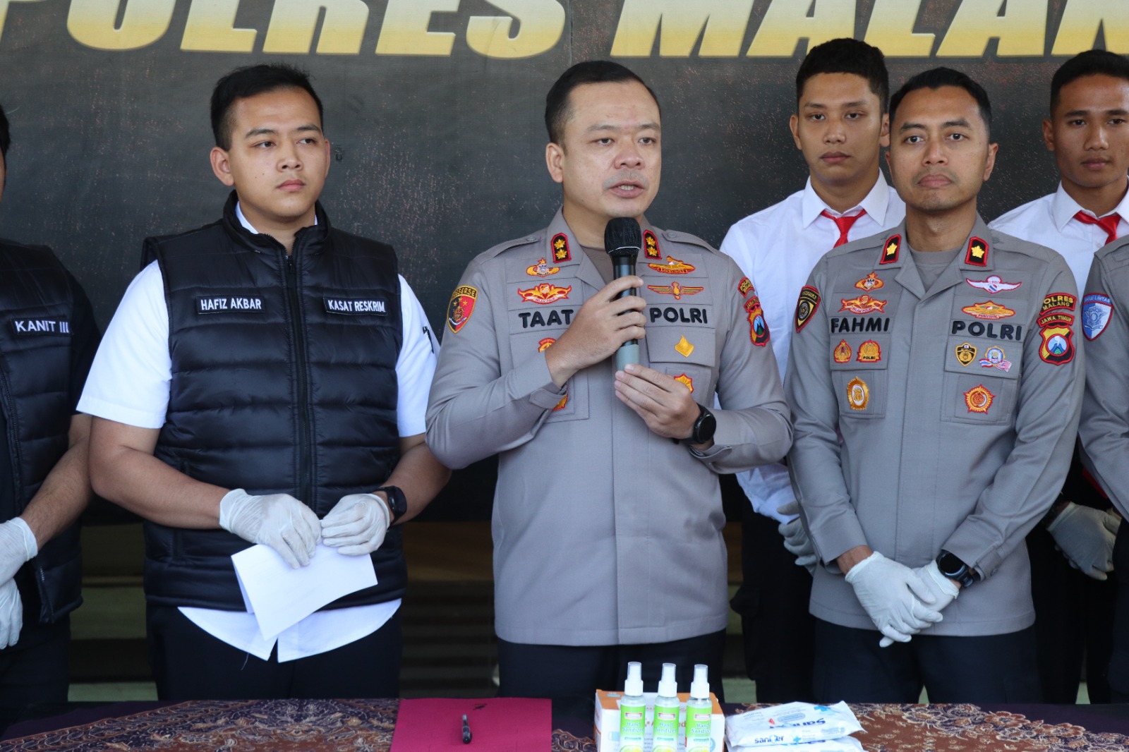 Polres Malang Amankan Dua Pemuda Bawa Sajam Saat Penyekatan Malam 1 Suro