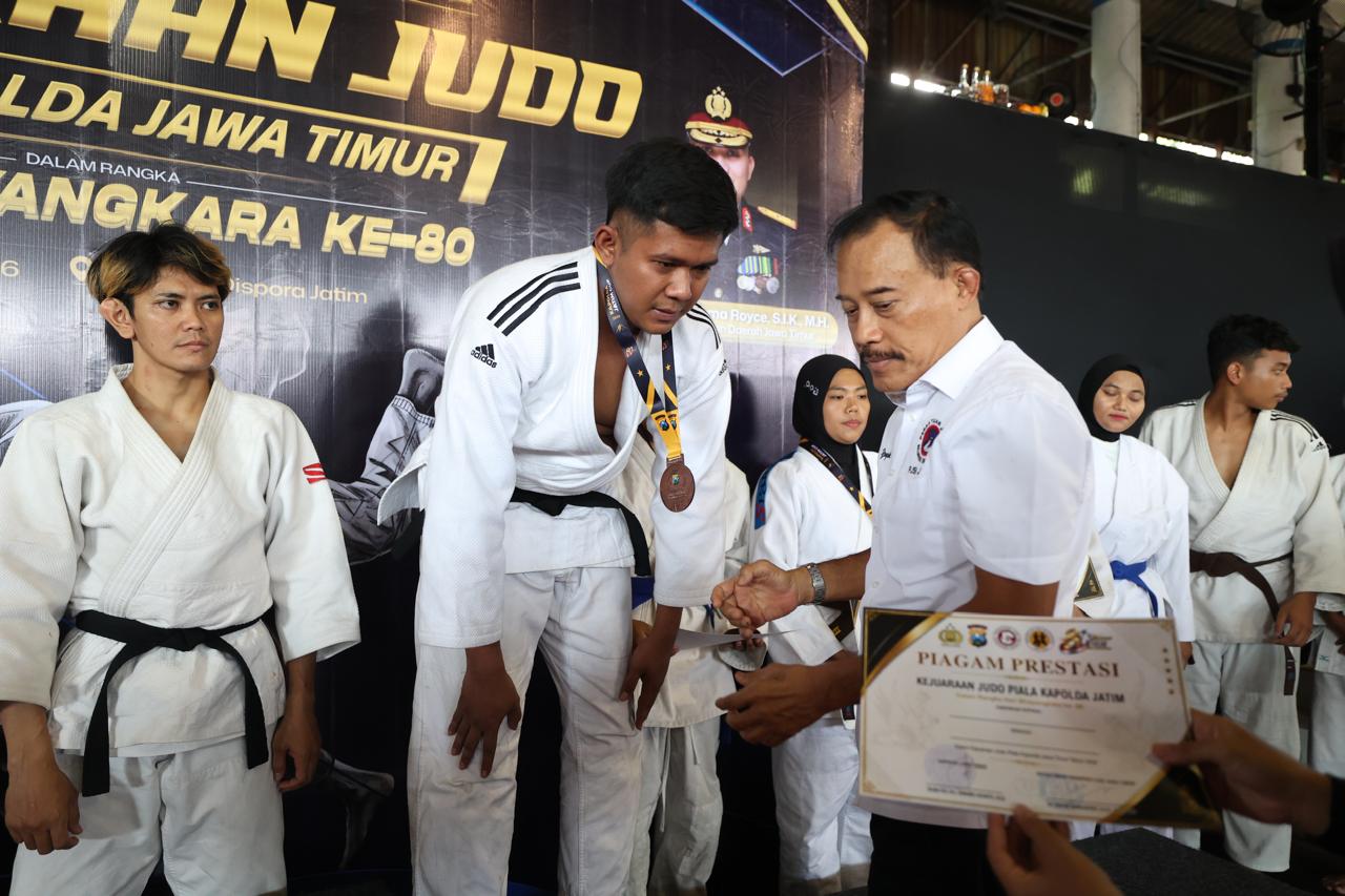 Tak Mau Setengah-setengah, Polres Trenggalek Borong 5 Medali Kejuaraan Judo Piala Kapolda Jatim