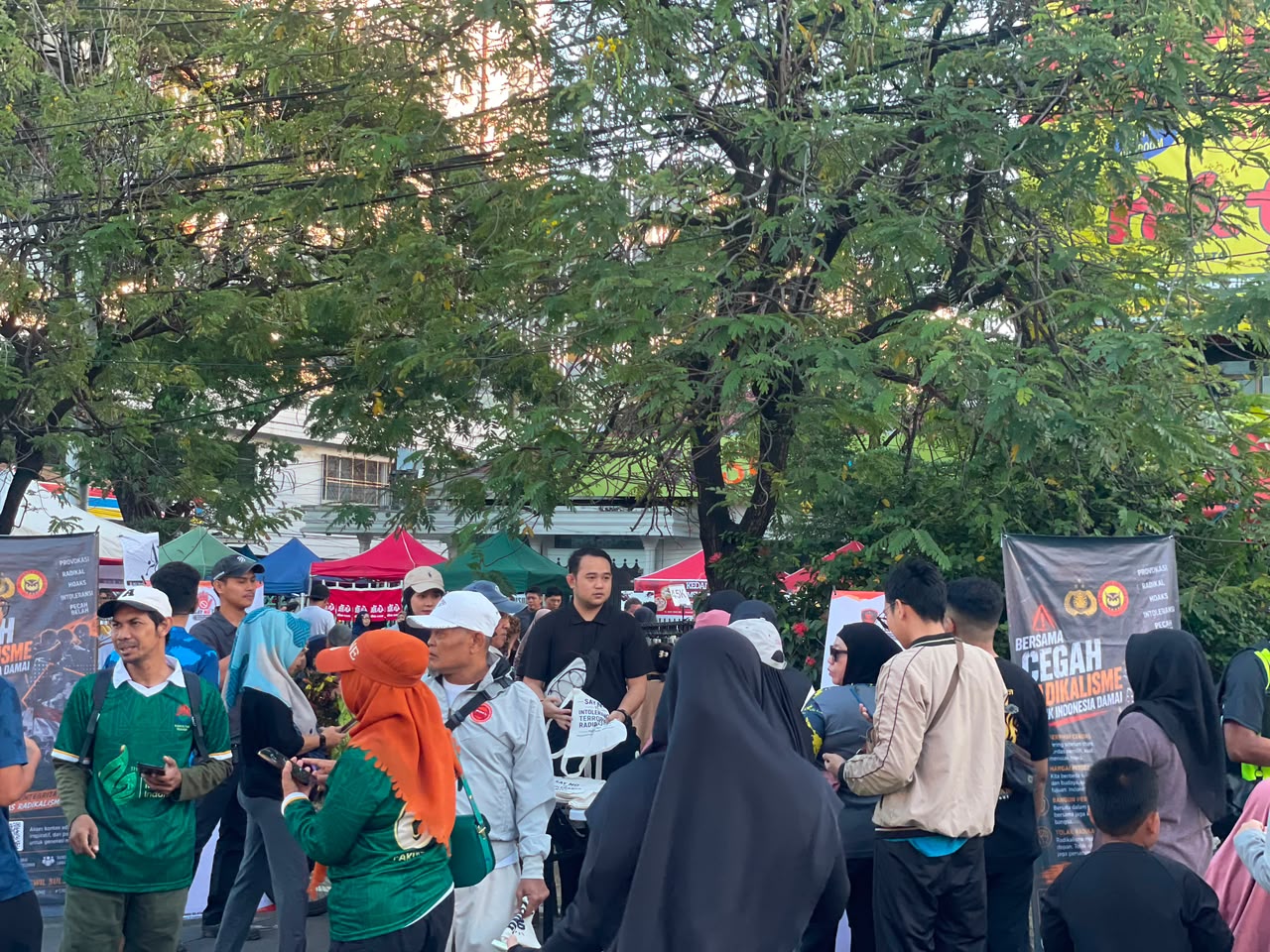 Densus 88 AT Polri Ajak Masyarakat Tolak Radikalisme dan Bullying melalui Kampanye Edukasi di Car Free Day Makassar