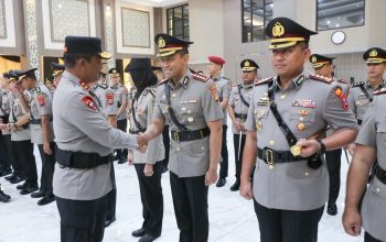 Kapolda Jatim Pimpin Sertijab PJU dan Kapolres, Perkuat Regenerasi Kepemimpinan dan Pelayanan Presisi