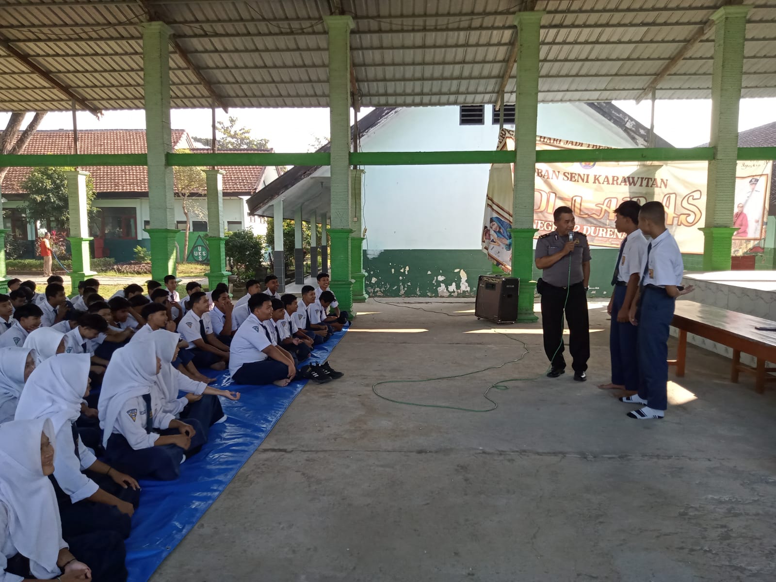 Hari Petama Masuk Sekolah, Polres Trenggalek Kerahkan Personel Terbaik Isi Materi MPLS
