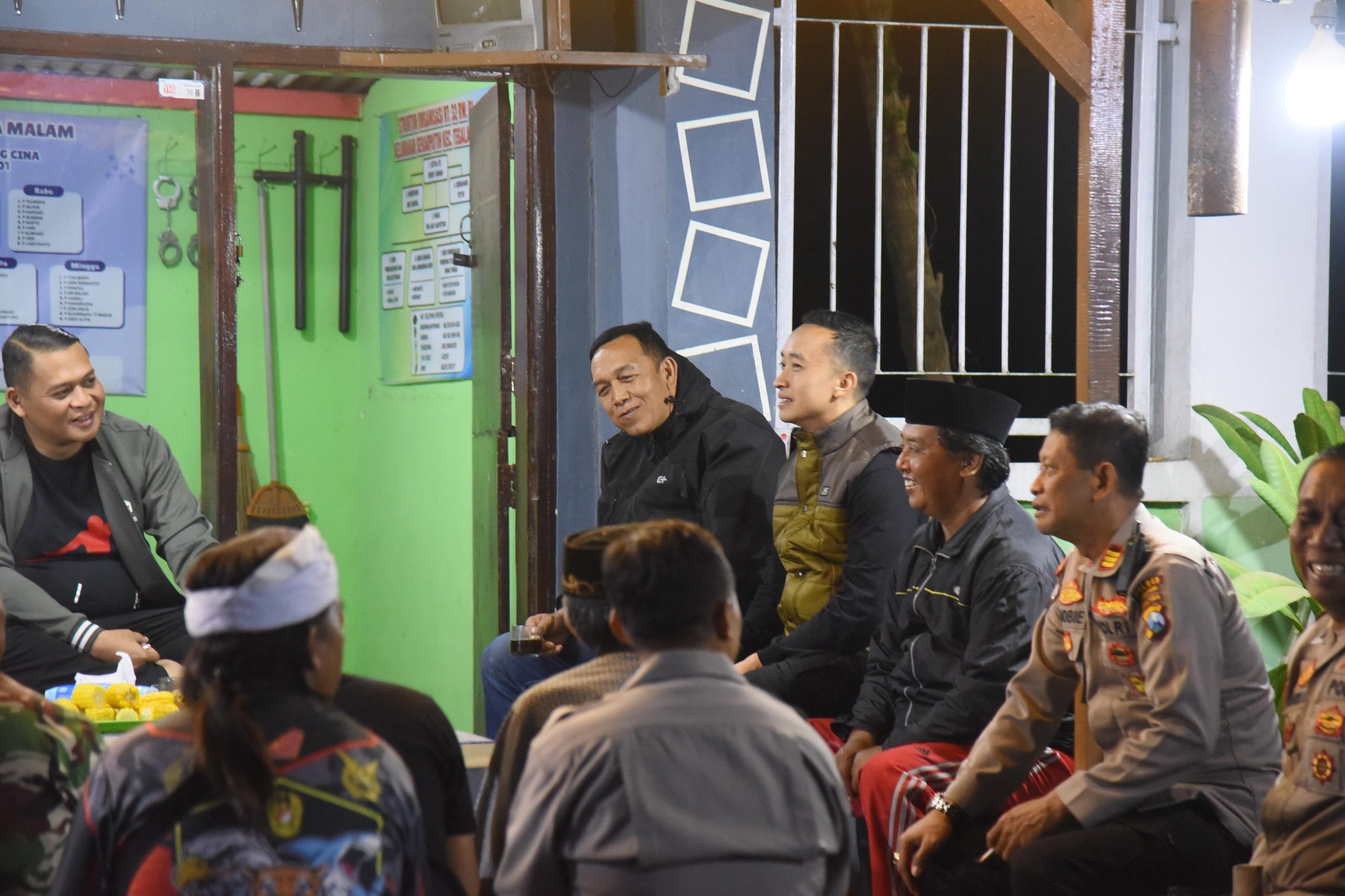 Kapolres Bondowoso Blusukan ke Pos Ronda Bukti Sinergitas Polri dengan Masyarakat untuk Kamtibmas