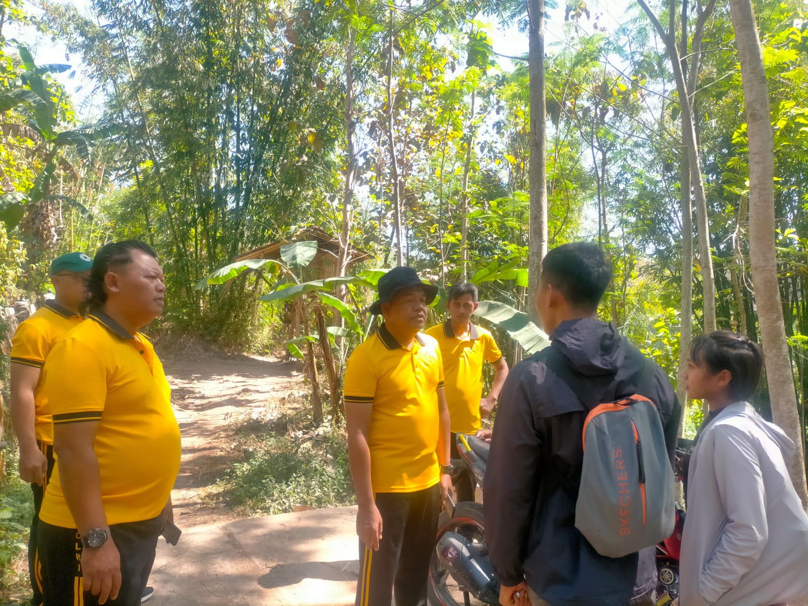 Respon Cepat Call Center 110 Polres Bondowoso Selamatkan 2 Warga Tersesat di Puncak Mahadewa Curahdami