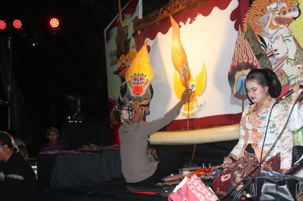 Gelar Wayang Cangkrukan, Polres Kediri Kota Edukasi Kamtibmas Lewat Seni Budaya