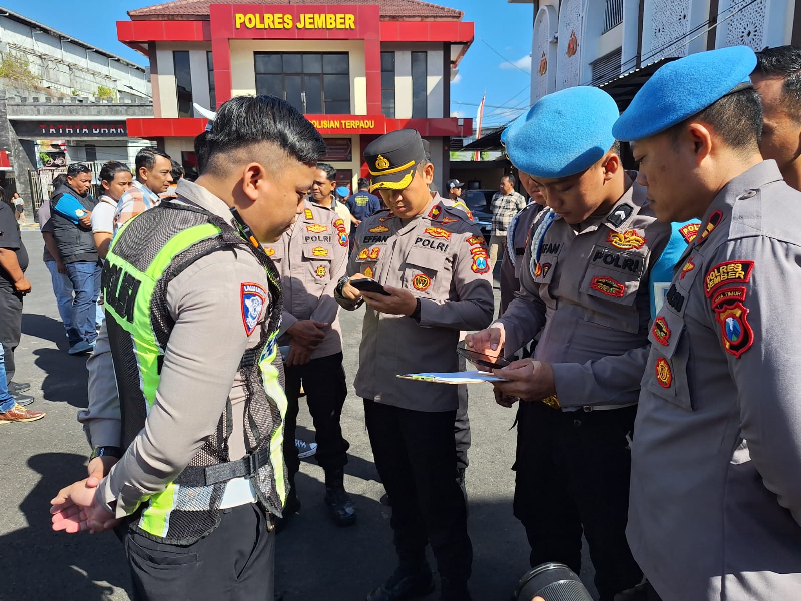 Wujudkan Institusi Bersih, Propam Polda Jatim Gelar Deteksi Dini Narkoba dan Judi Online di Polres Jember