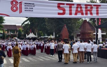 Kasat Binmas Polres Trenggalek Hadiri Pemberangkatan dan Penyambutan Peserta Lomba Gerak Jalan Tingkat SD/MI