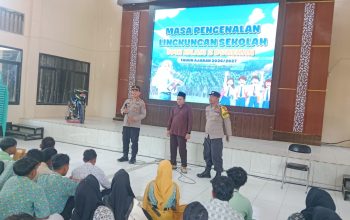 Polres Trenggalek Sosialisasikan Paham Teknologi AI untuk Pelajar di SMK 2 Islam Durenan