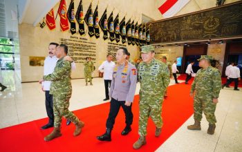 Kapolri Bersama Menko Polkam dan Pimpinan Lembaga Negara Perkuat Kebersamaan di Mabes TNI AL