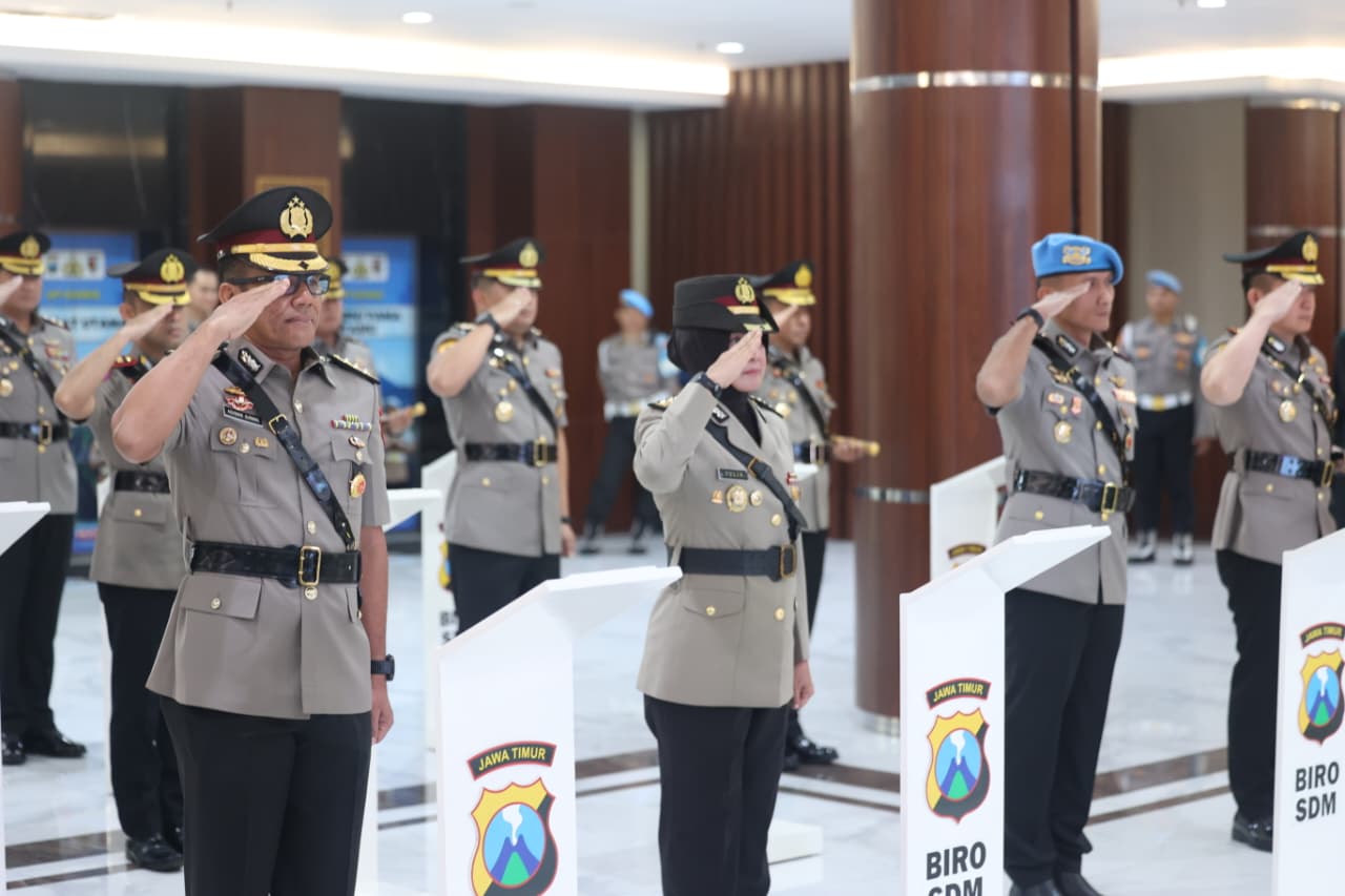 Kapolda Jatim Pimpin Sertijab Kabid TIK dan Sejumlah Kapolres Baru